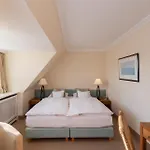 Benen-diken-hof 5*