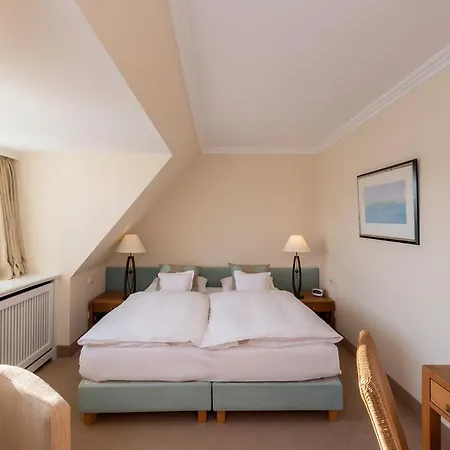 Benen-diken-hof 5*