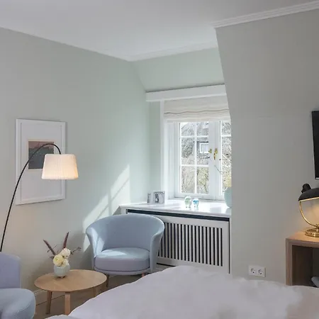 Benen-diken-hof 5*