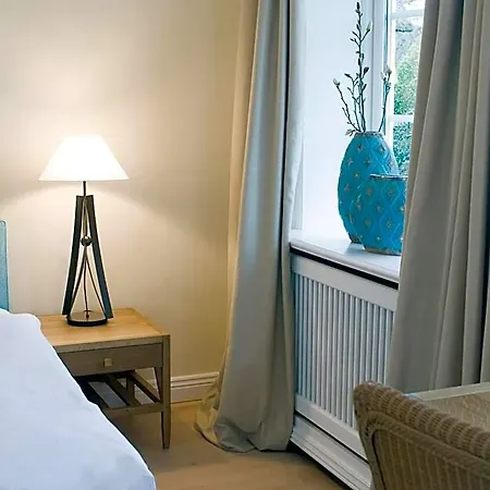 Benen-diken-hof 5*